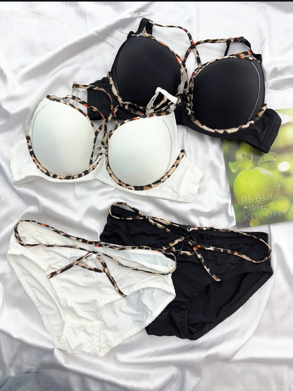 Wild Glam Leopard Print Lingerie Set