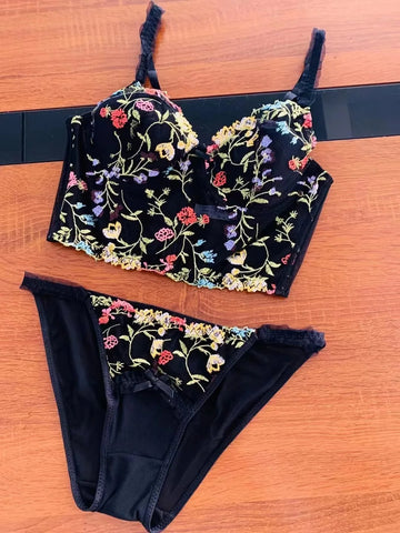 Buy black Lace Embroidery  Romantic Floral Push-Up