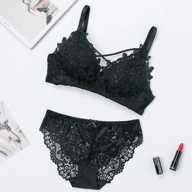 Embroidered Style Front Neck Design Bra Set